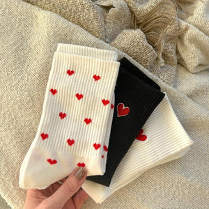 Bestickte Socken mit Herz 1