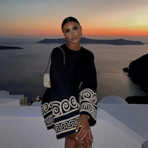 Langärmliges Kleid – Schwarzes Minikleid mit weiten Ärmeln für Damen-Fashion Peak