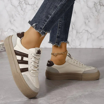 Sneaker | 3 Streifen | Schnürung | Weißer Sneaker | Damenschuhe