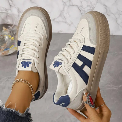 Sneaker | 3 Streifen | Schnürung | Weißer Sneaker | Damenschuhe