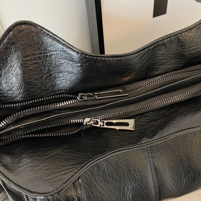 Ledertasche – Damen-Umhängetasche aus Kunstleder in Schwarz und Braun