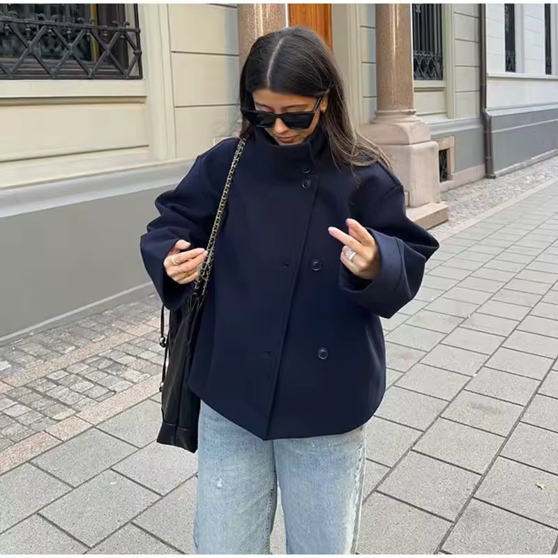 Wolljacke - Kurzer, übergroßer Trenchcoat für Frauen im Herbst