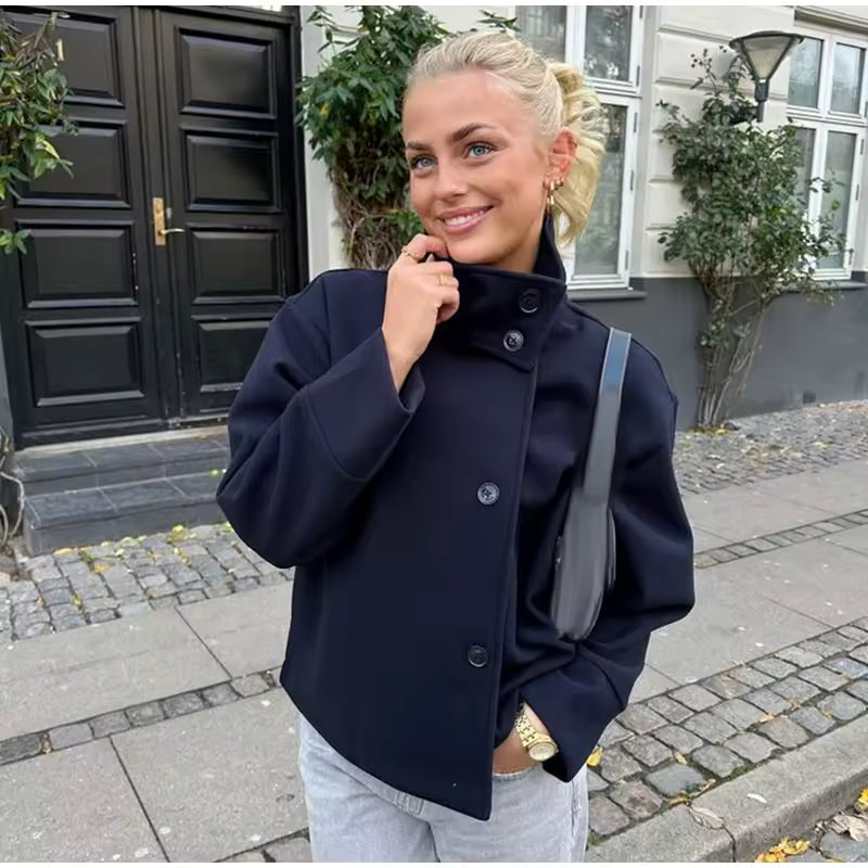 Wolljacke - Kurzer, übergroßer Trenchcoat für Frauen im Herbst