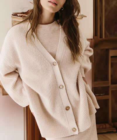 Übergroßer Strickcardigan – V-Ausschnitt – Knopfleiste – Strickcardigan – Damenstrickmode