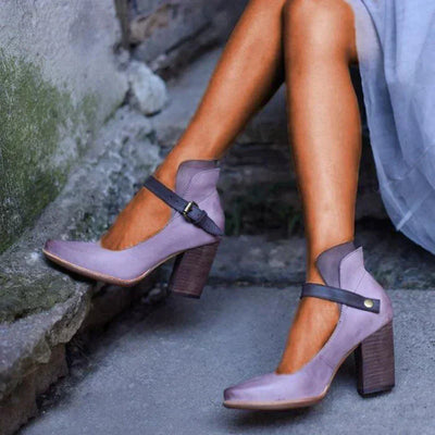 Blockabsätze – Knöchelriemen – Klobige Absätze – Geschlossene Pumps