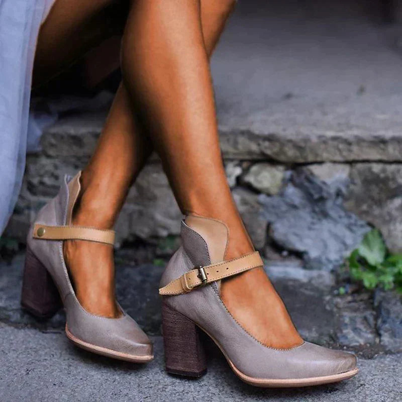 Blockabsätze – Knöchelriemen – Klobige Absätze – Geschlossene Pumps