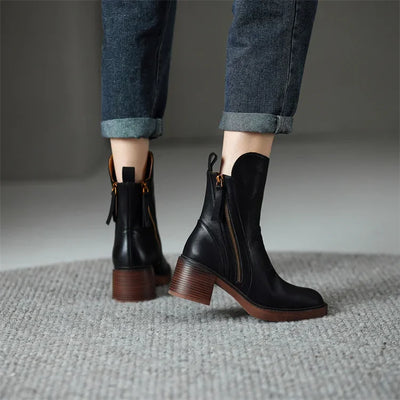 Stiefeletten – Damenstiefel aus Leder mit Blockabsatz in Schwarzbraun