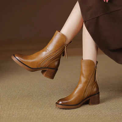 Stiefeletten – Damenstiefel aus Leder mit Blockabsatz in Schwarzbraun