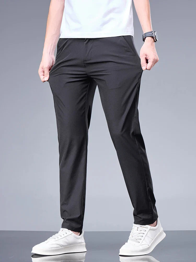Stretchhose – Leichte, lässige Skinny-Hose für Männer