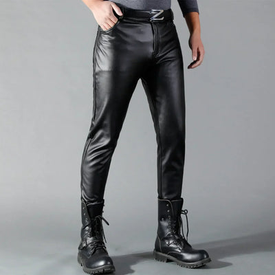 Lederhose – Schwarze, enganliegende Lederhose für Männer aus Stretchmaterial