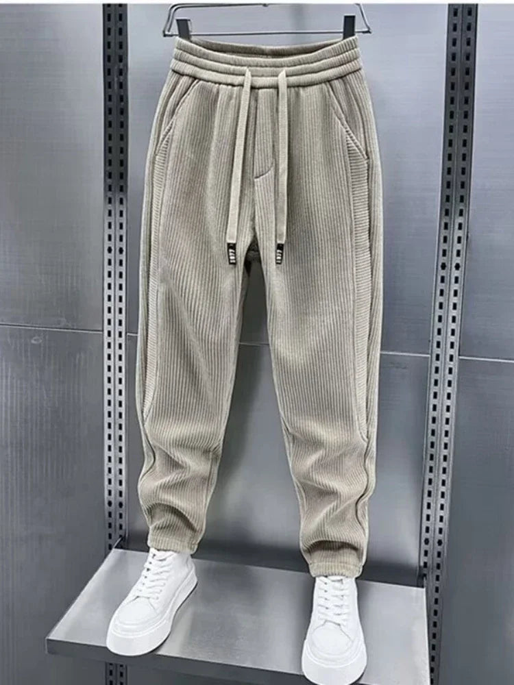 Cordhose – Herrenhose mit elastischem Bund, lockerer Passform und weiten Beinen