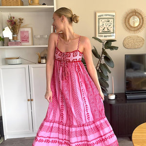 Sommerkleid Damen | Rosa Maxi mit Spaghettiträgern | Gestrickt-Fashion Peak