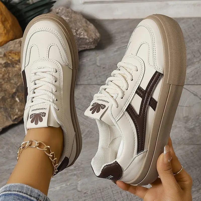 Damenschuhe – Schnürschuhe – Sportschuhe – Skateschuhe – Weiße Sneakers