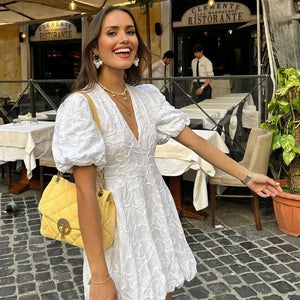 Weißes Kleid – V-Ausschnitt – Puffärmel – Minikleid – Sommerkleid-Fashion Peak