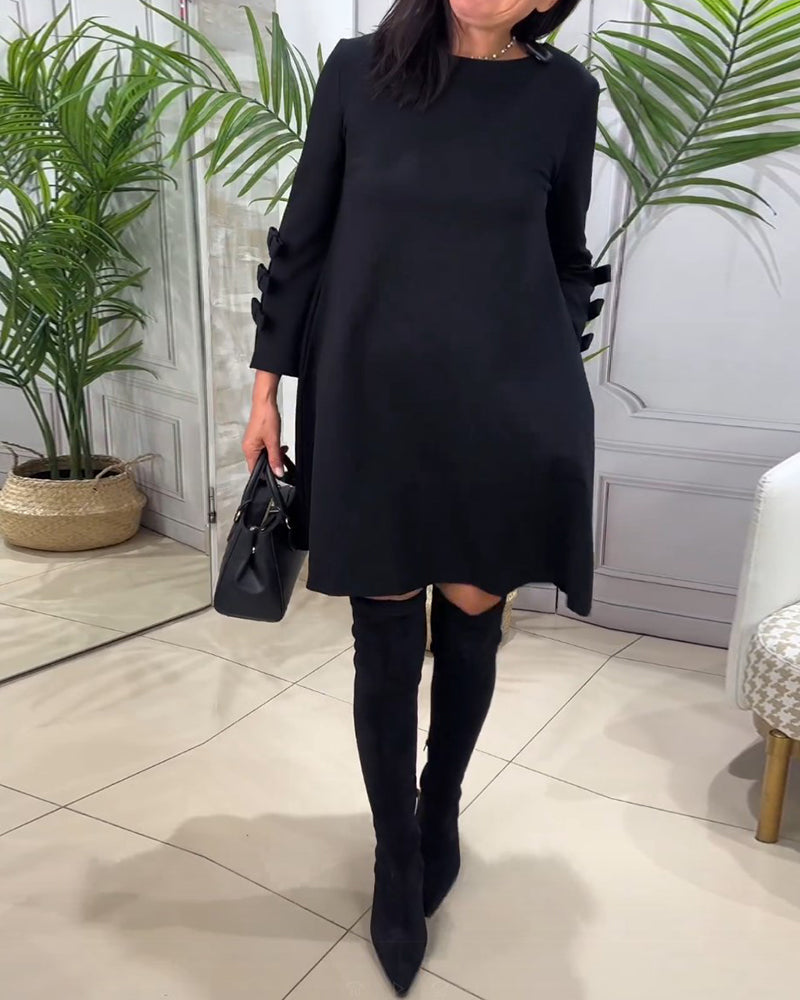 Schwarzes Kleid – knielang – locker sitzend – Freizeitkleid – langärmeliges Kleid