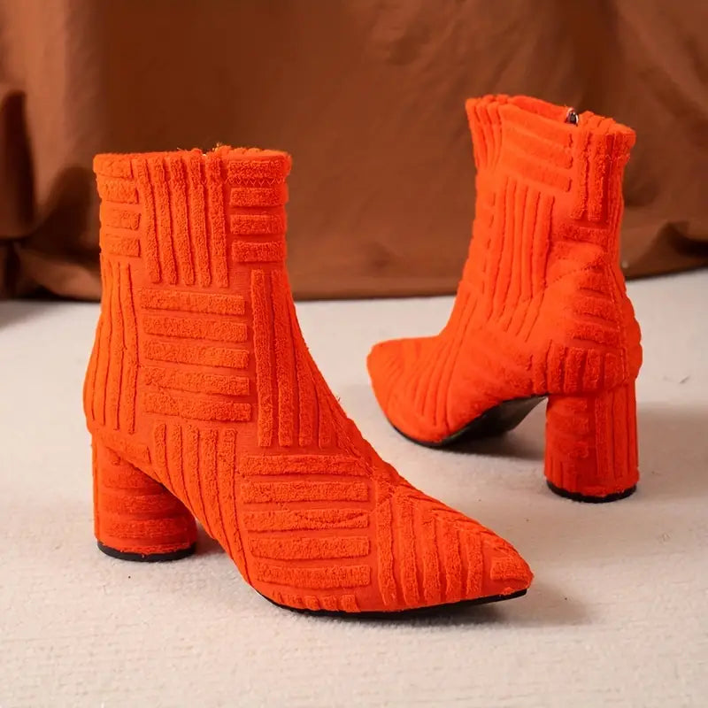 Stiefel mit Absatz – Damenstiefel mit Reißverschluss und klobigem Mittelabsatz