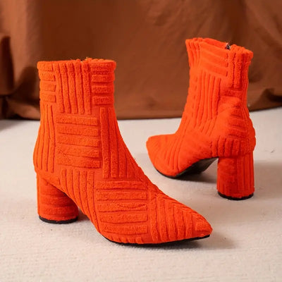 Stiefel mit Absatz – Damenstiefel mit Reißverschluss und klobigem Mittelabsatz