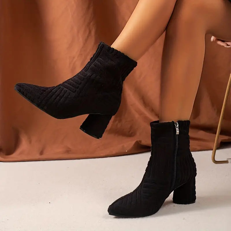 Stiefel mit Absatz – Damenstiefel mit Reißverschluss und klobigem Mittelabsatz