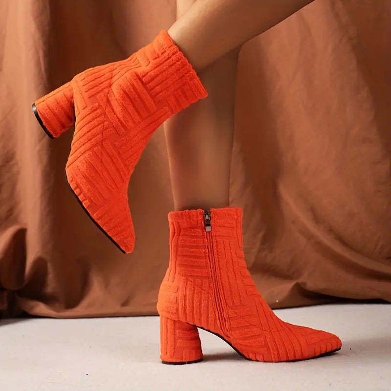 Stiefel mit Absatz – Damenstiefel mit Reißverschluss und klobigem Mittelabsatz